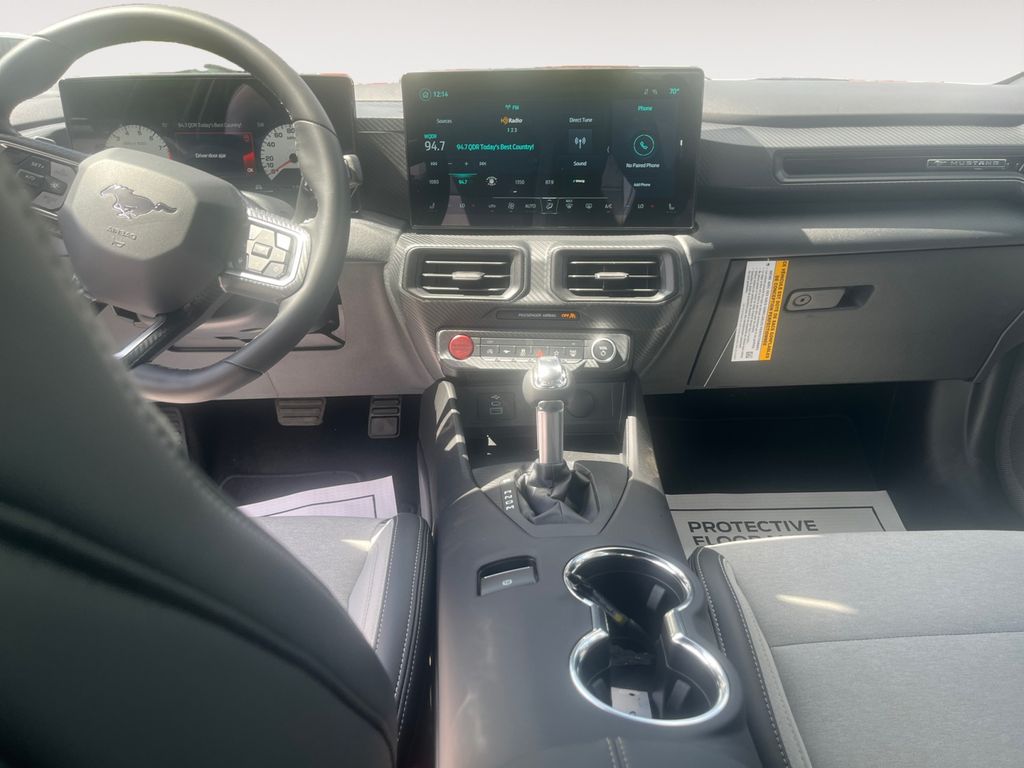 2025 Ford Mustang GT Fastback - Photo 10