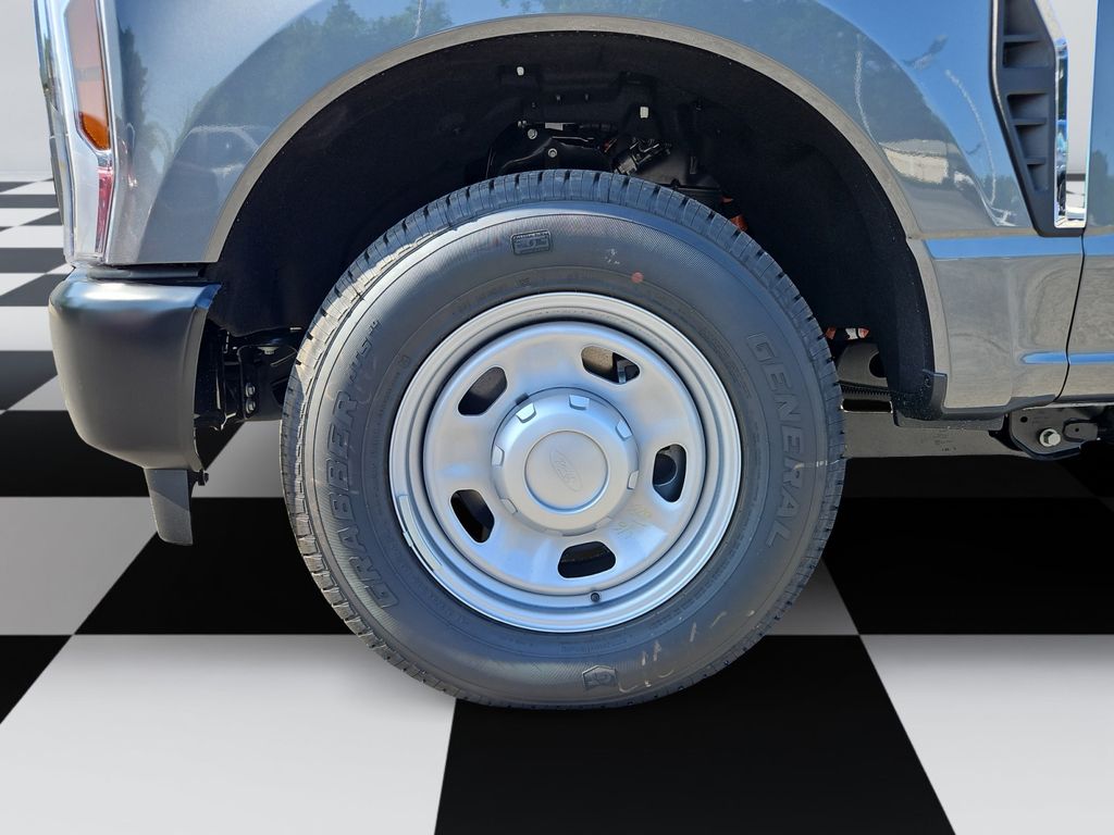 2025 Ford F-350 Super Duty XL - Photo 14