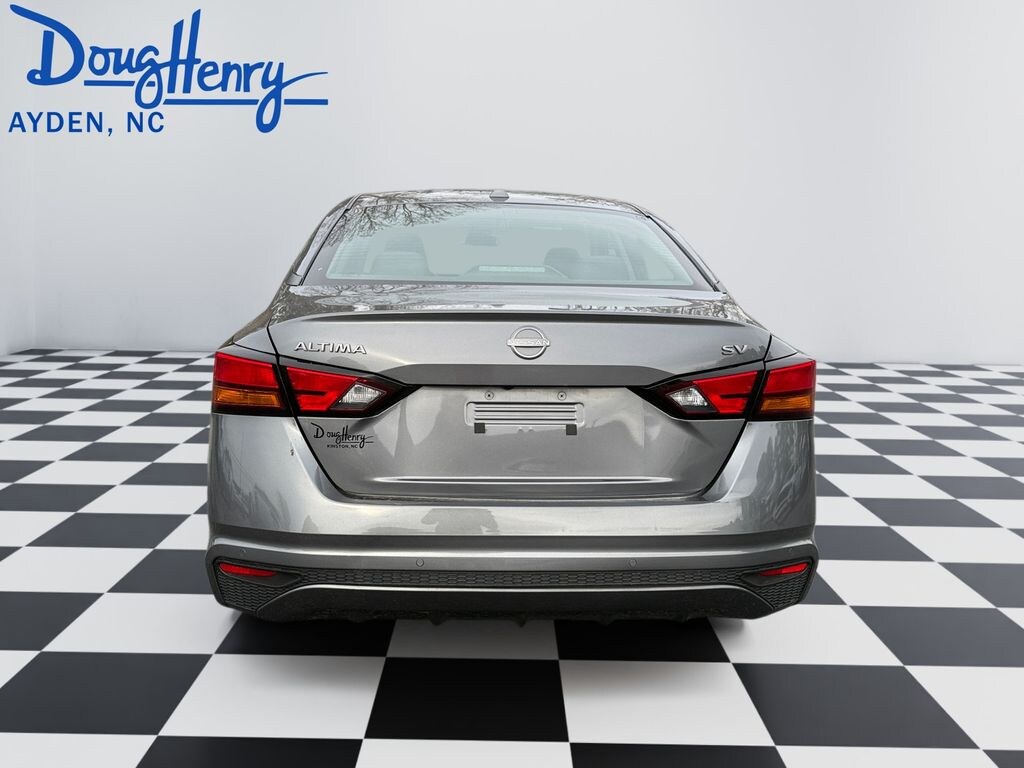 Used 2024 Nissan Altima 2.5 SV Sedan