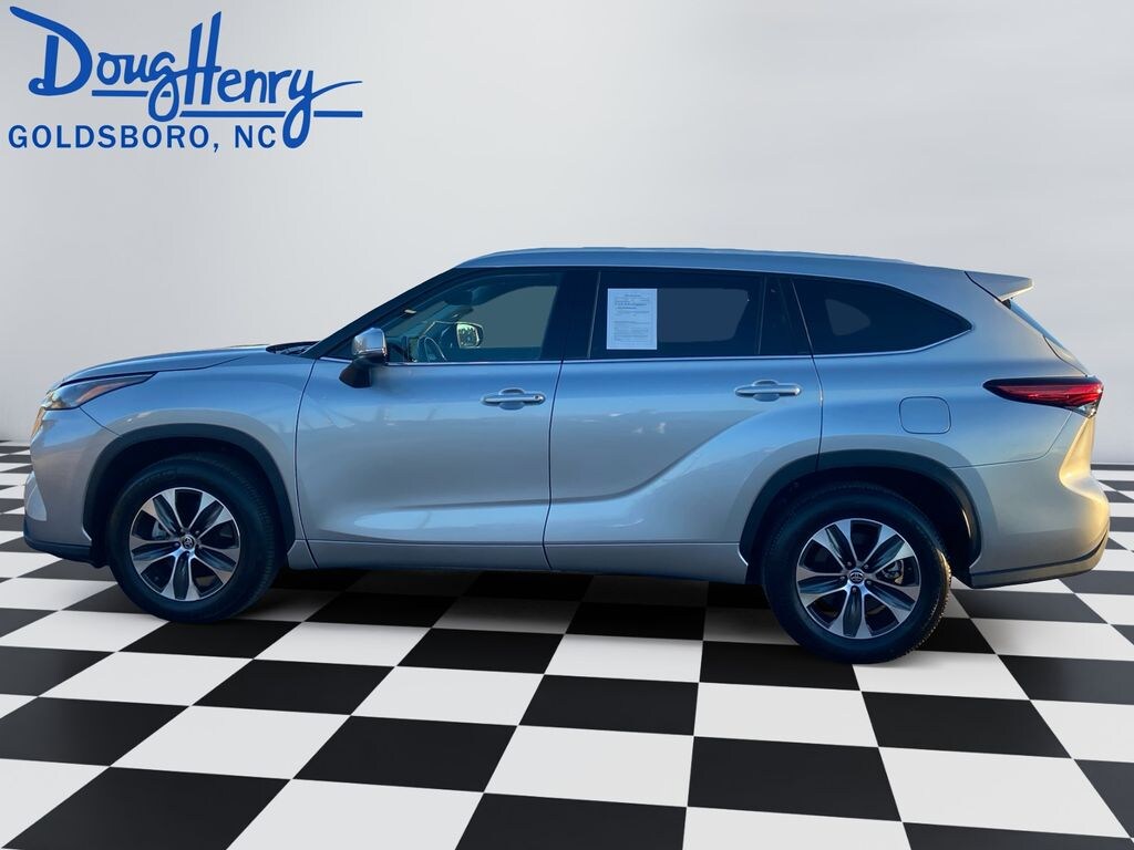 Used 2022 Toyota Highlander XLE SUV