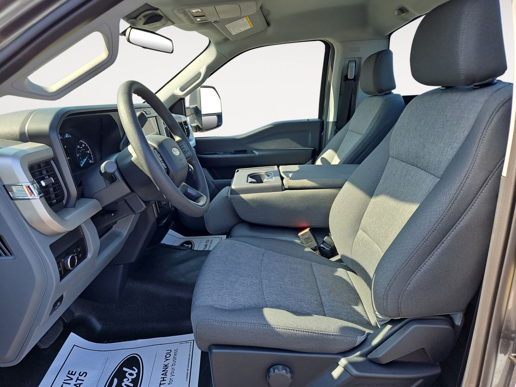 2025 Ford F-350 Super Duty XL - Photo 9