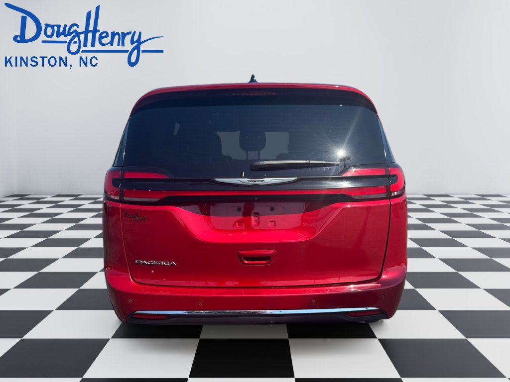 Used 2025 Chrysler Pacifica Select Minivan/Van