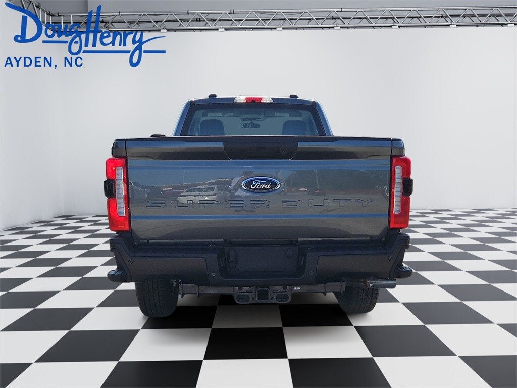 2025 Ford F-350 XL photo 4