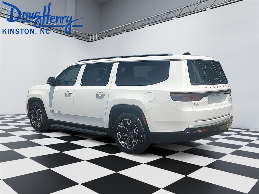 2024 Jeep Wagoneer L Series III photo 3