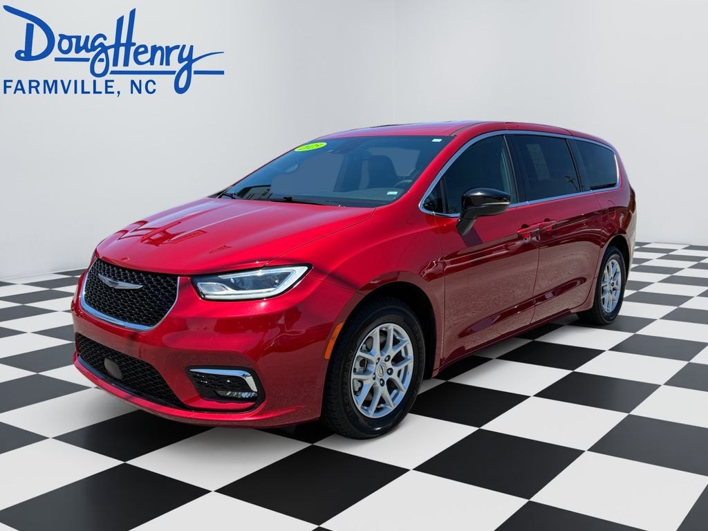 Used 2025 Chrysler Pacifica Select Minivan/Van