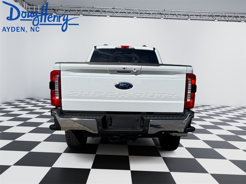 New 2025 Ford F-250SD Lariat Truck