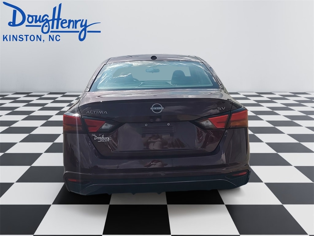Used 2024 Nissan Altima 2.5 SV Sedan