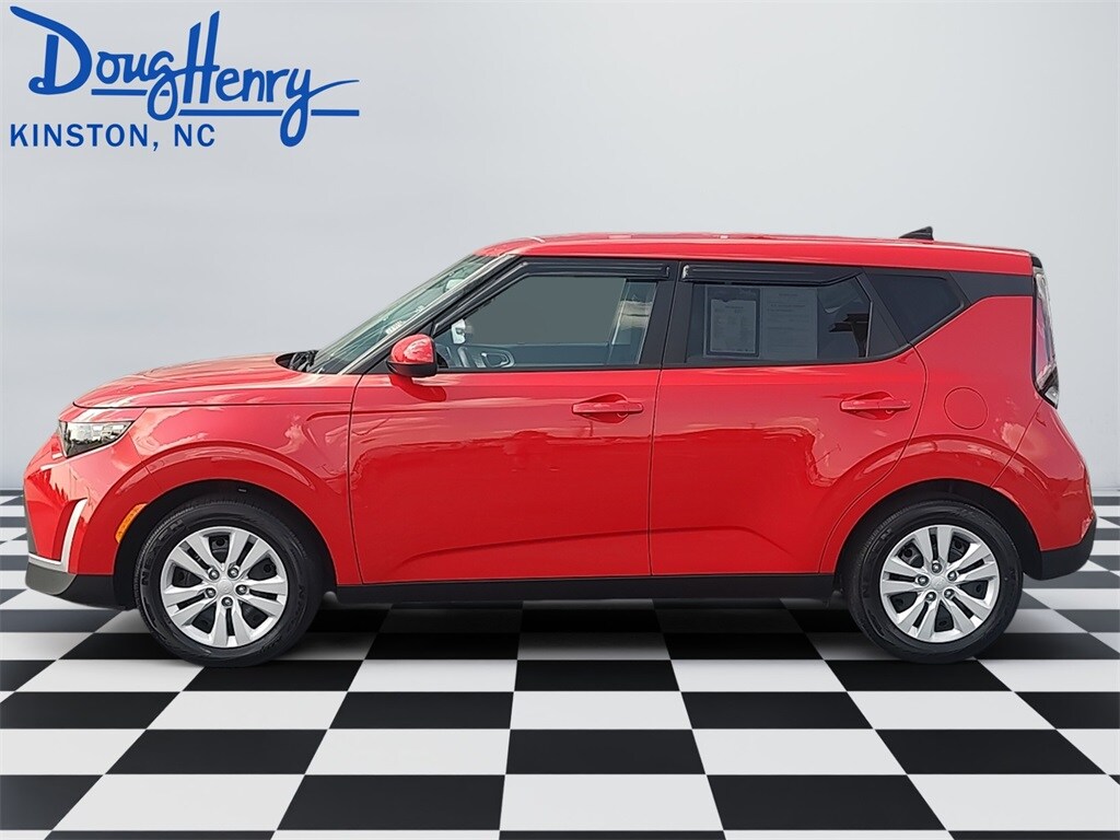 2024 Kia Soul LX photo 2
