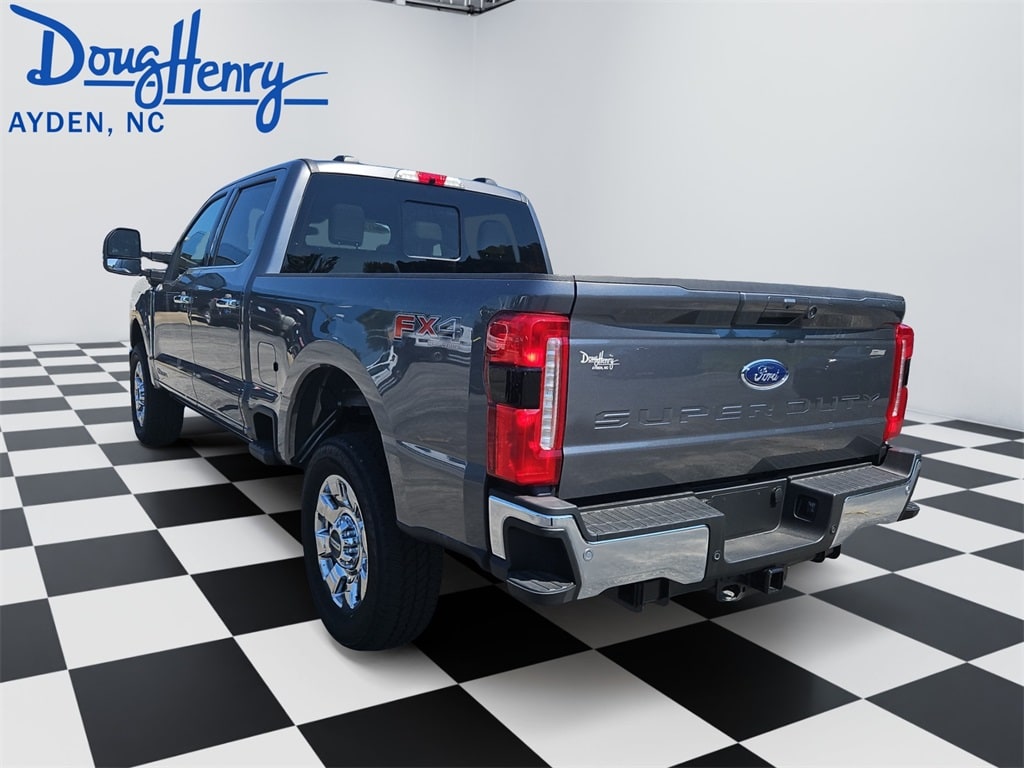 New 2025 Ford F-250SD Lariat Truck