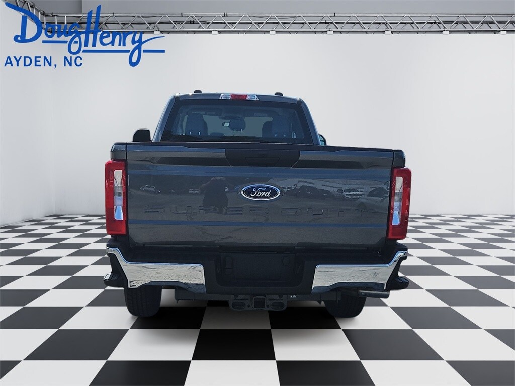 2025 Ford F-350 XL photo 4