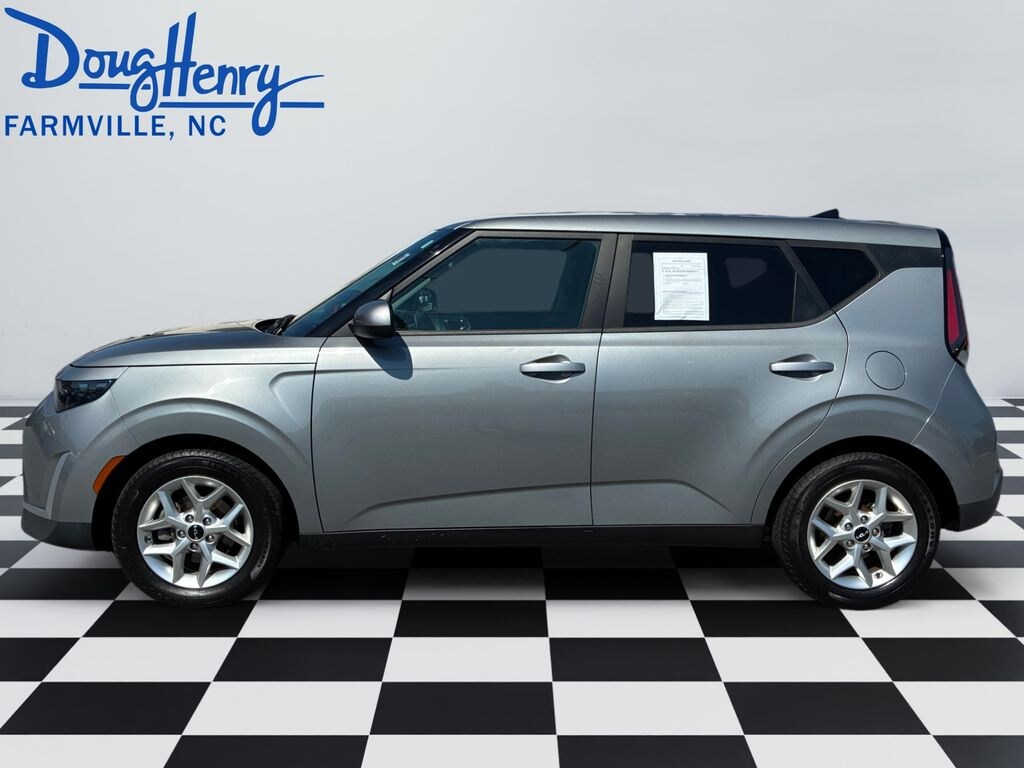 Used 2023 Kia Soul LX Hatchback