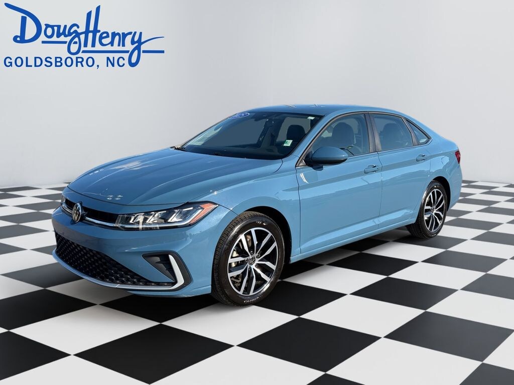 Used 2025 Volkswagen Jetta 1.5T SE Sedan