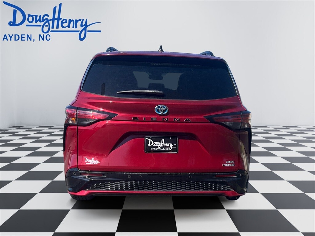 2022 Toyota Sienna XSE photo 4