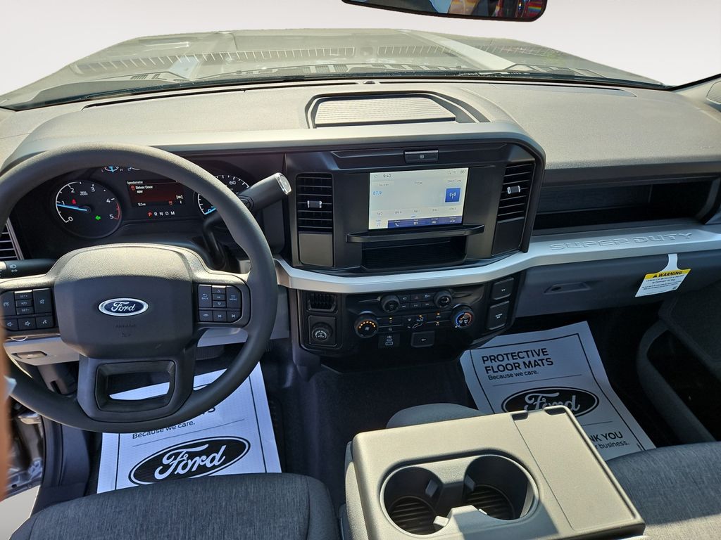 2025 Ford F-350 Super Duty XL - Photo 10