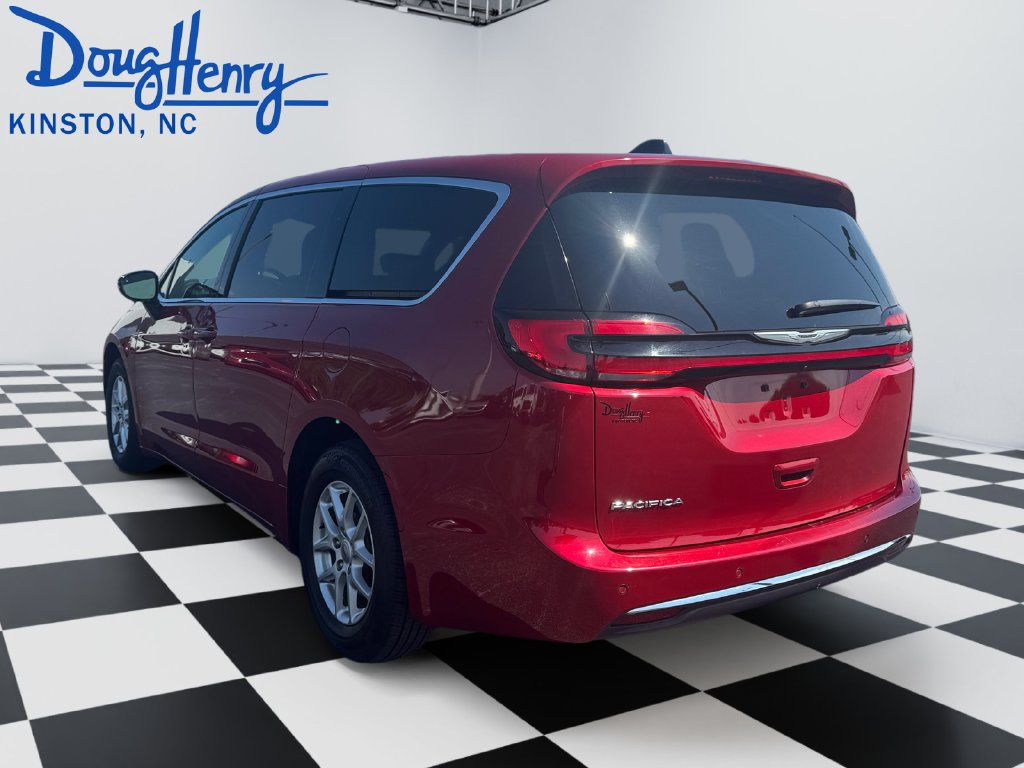 Used 2025 Chrysler Pacifica Select Minivan/Van