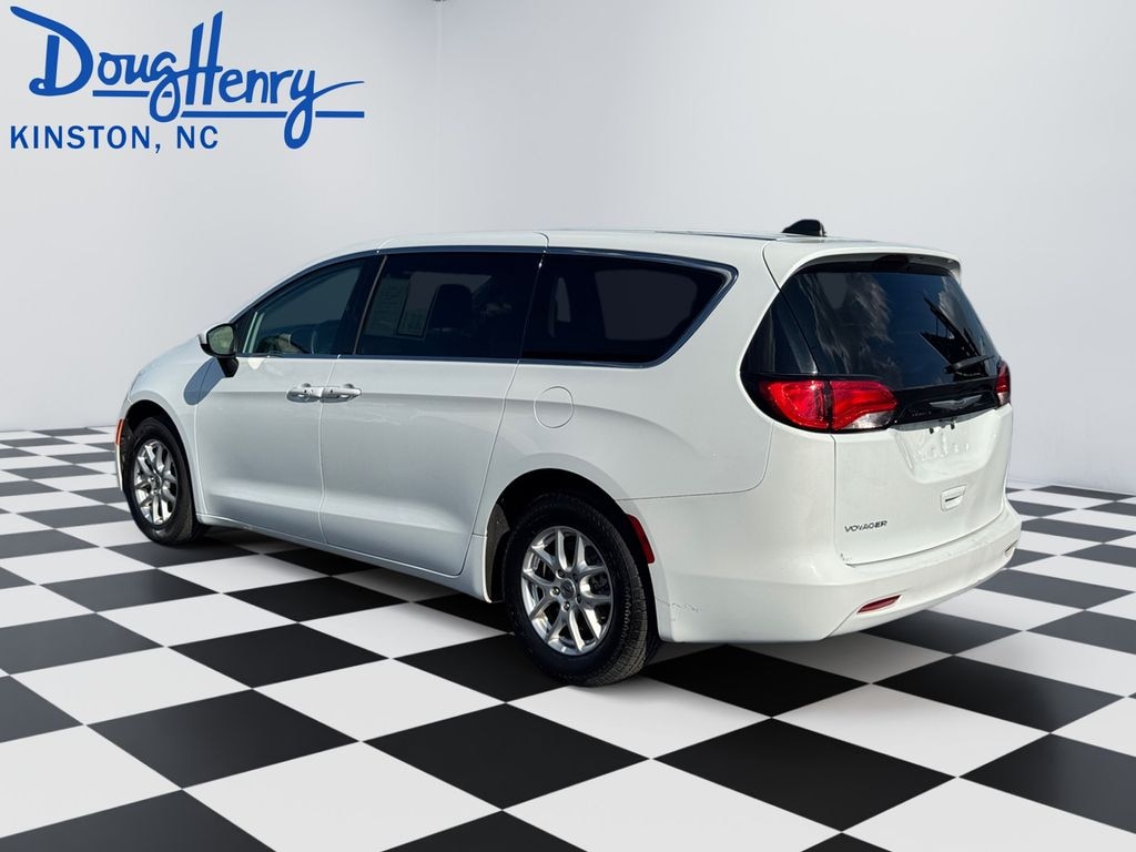 Used 2023 Chrysler Voyager LX Minivan/Van