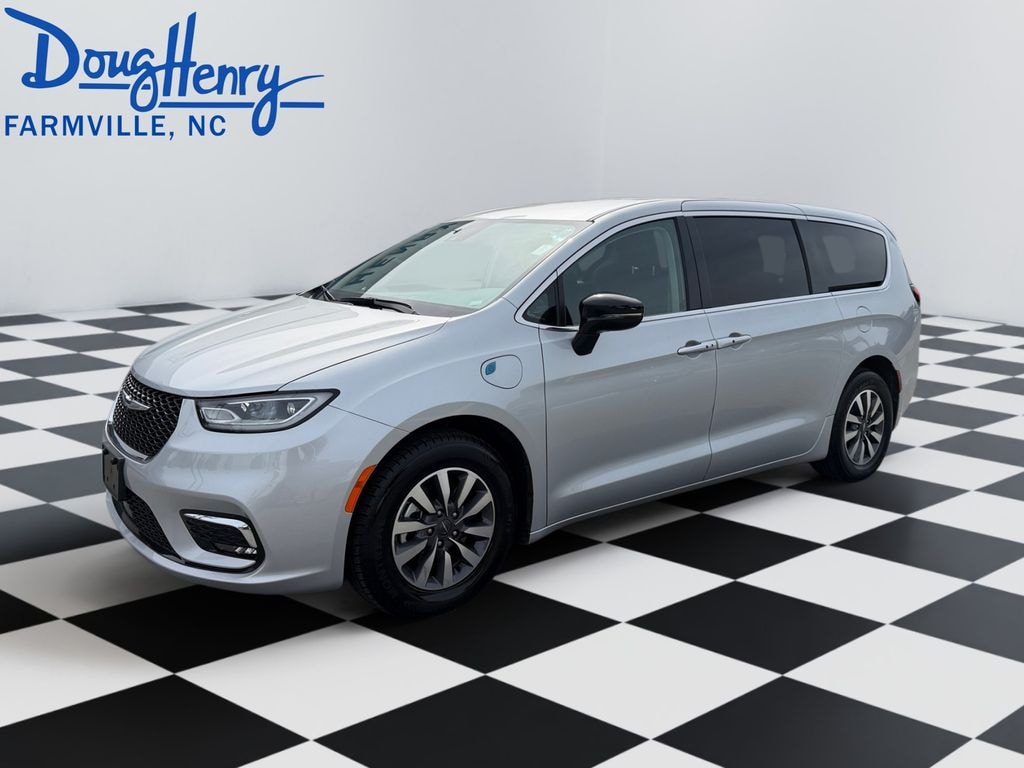 Used 2024 Chrysler Pacifica Hybrid Select Minivan/Van