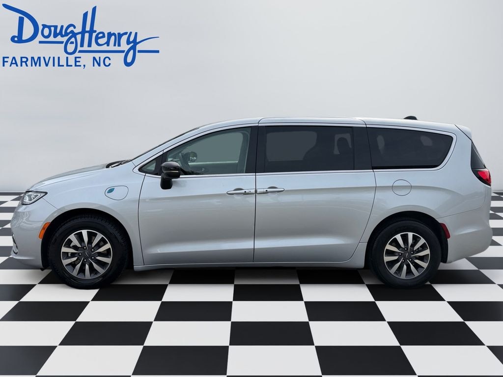 Used 2024 Chrysler Pacifica Hybrid Select Minivan/Van