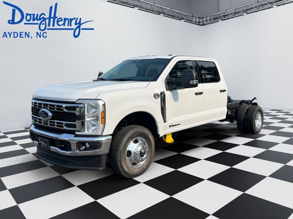 New 2026 Ford F-350SD F-350® XLT Chassis