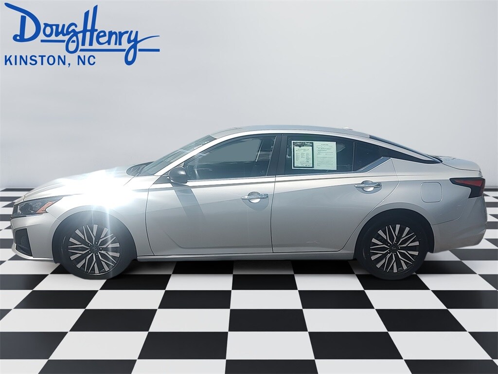 2024 Nissan Altima 2.5 SV photo 2