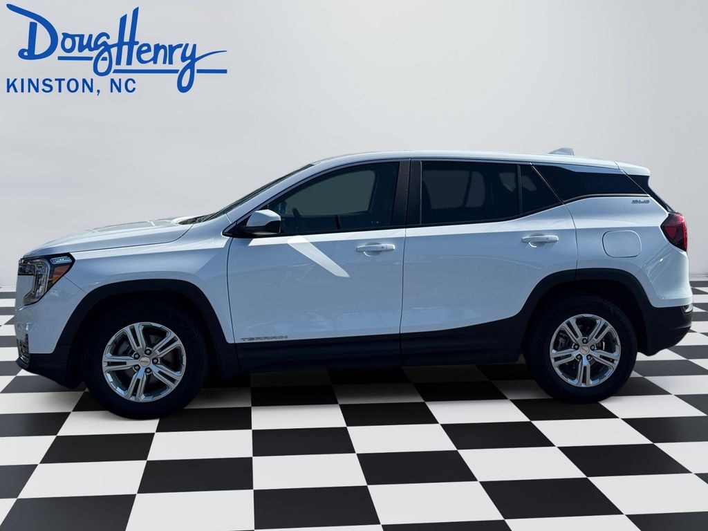 Used 2024 GMC Terrain SLE SUV