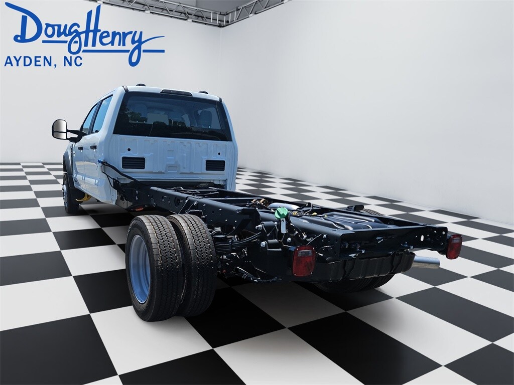 2025 Ford F-550 XL photo 3