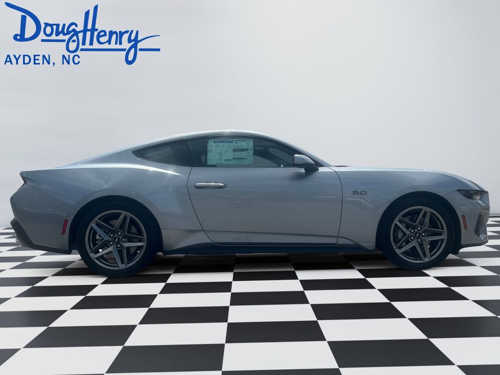 2025 Ford Mustang GT Fastback - Photo 6
