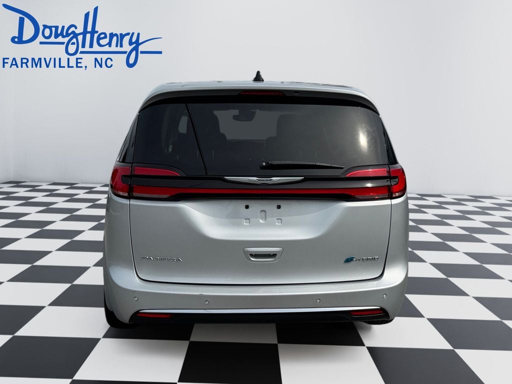 Used 2024 Chrysler Pacifica Hybrid Select Minivan/Van