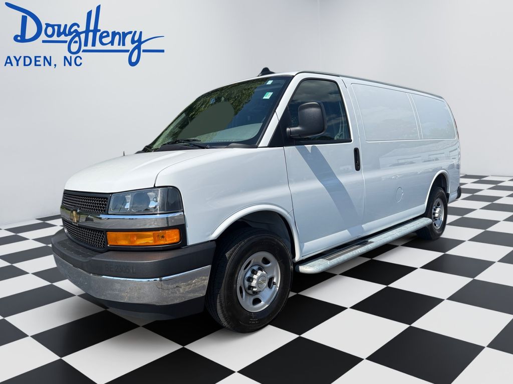 2024 Chevrolet Express 2500 Work Van HD's photo