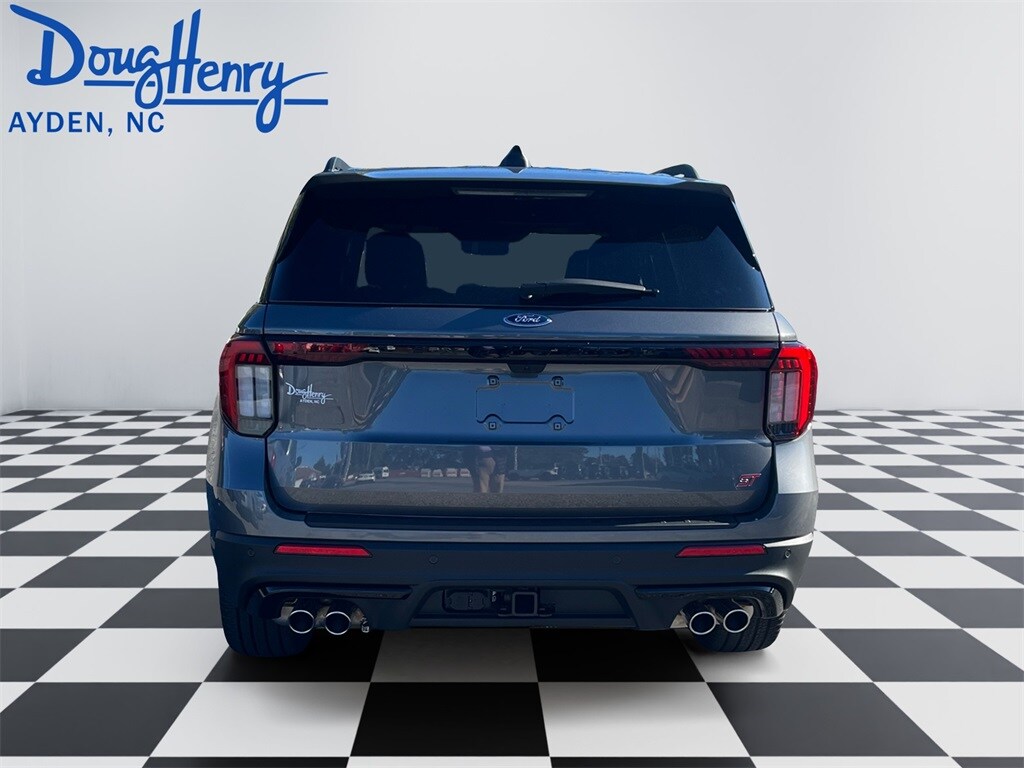 2025 Ford Explorer ST photo 4