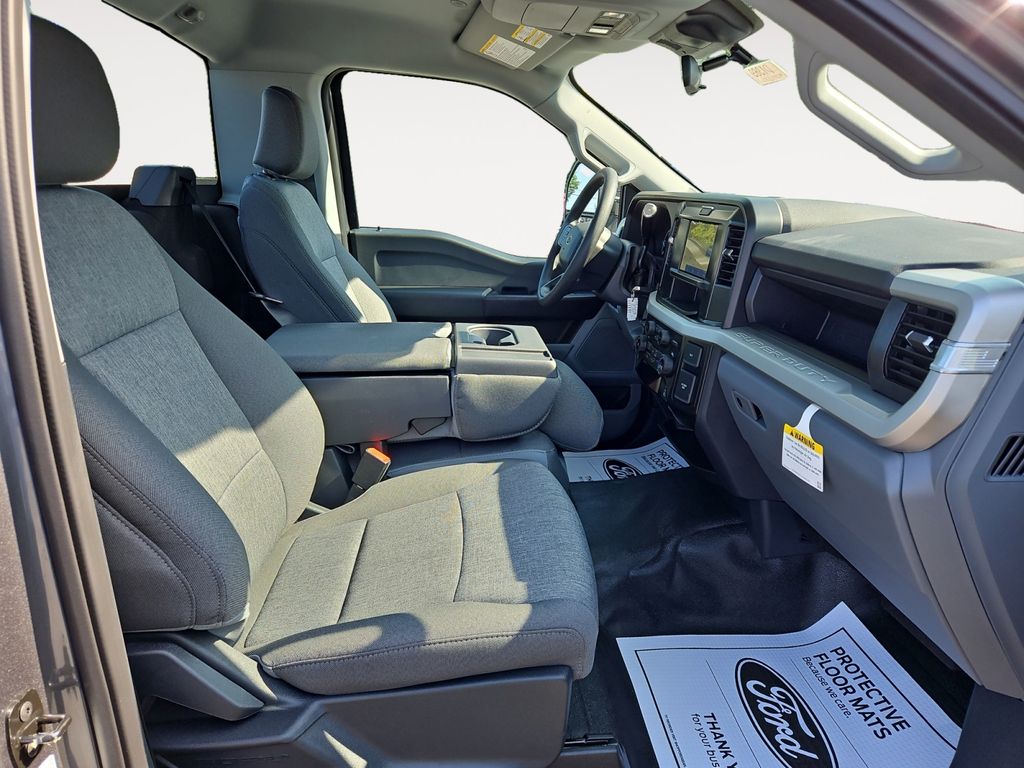 2025 Ford F-350 Super Duty XL - Photo 15