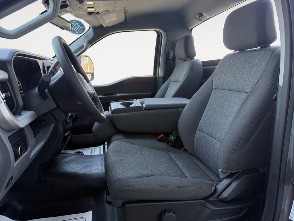 2025 Ford F-250 Super Duty XL - Photo 9