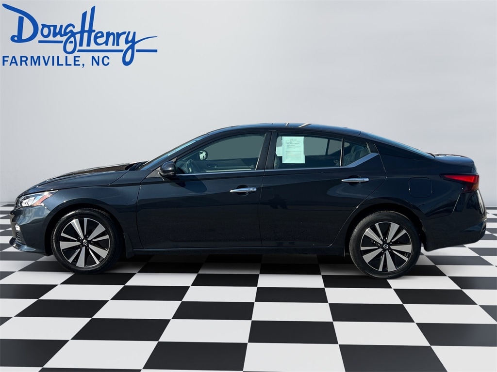 Used 2021 Nissan Altima 2.5 SV Sedan
