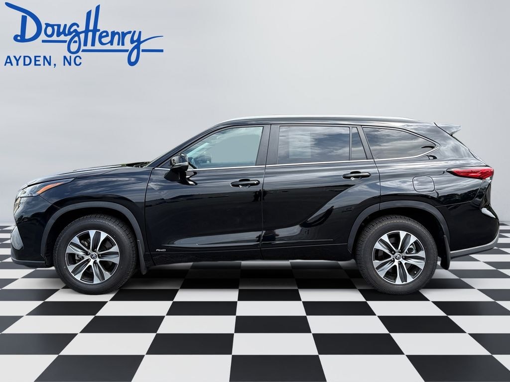 Used 2023 Toyota Highlander Hybrid XLE SUV