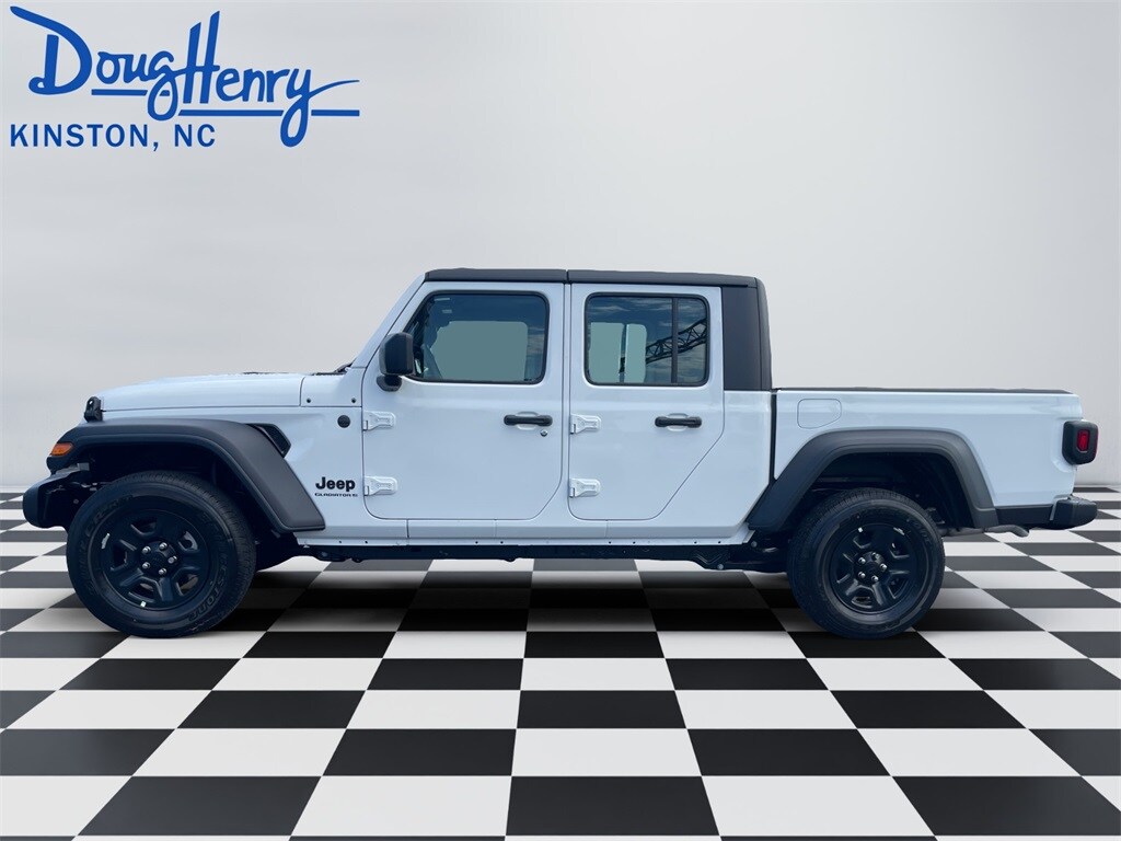 2024 Jeep Gladiator Sport photo 2