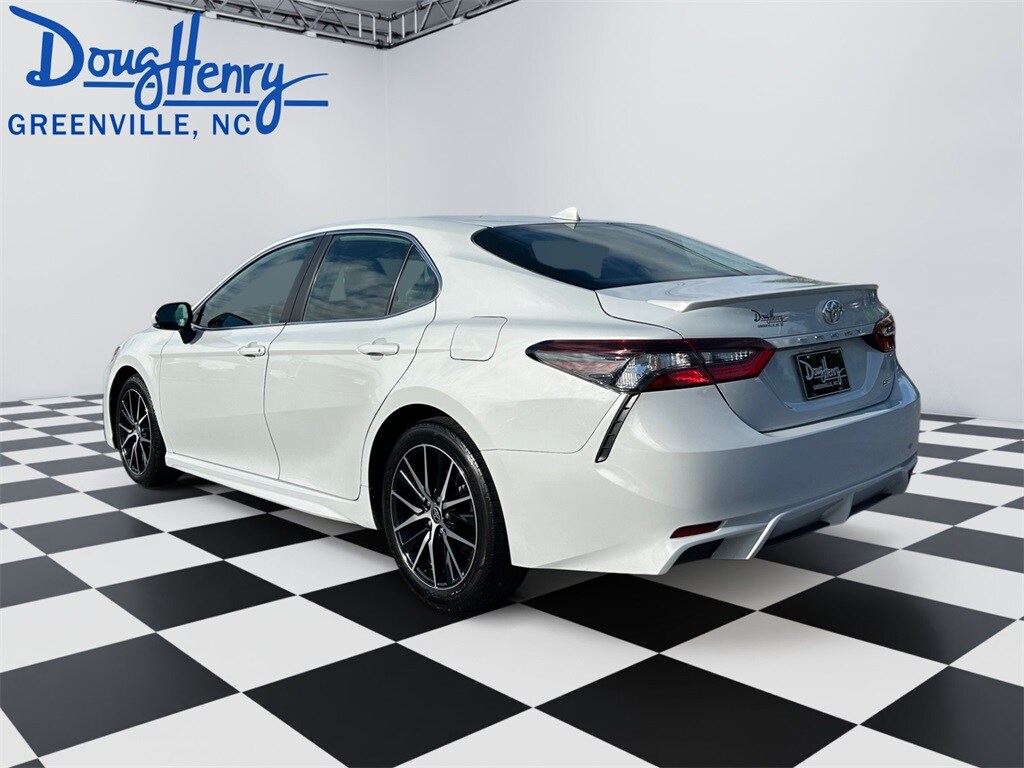2023 Toyota Camry SE photo 3