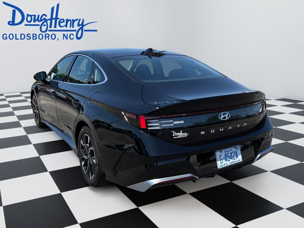 Used 2024 Hyundai Sonata SEL Sedan