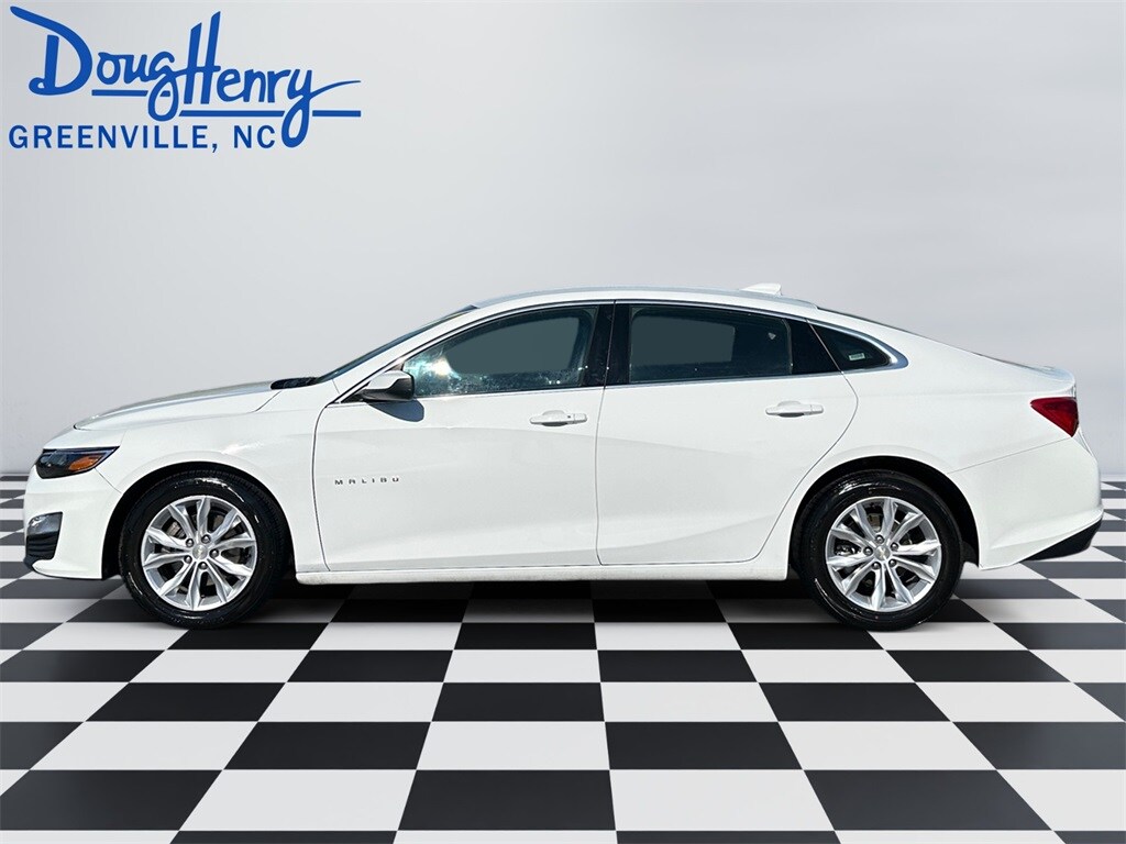 2023 Chevrolet Malibu 1LT photo 2