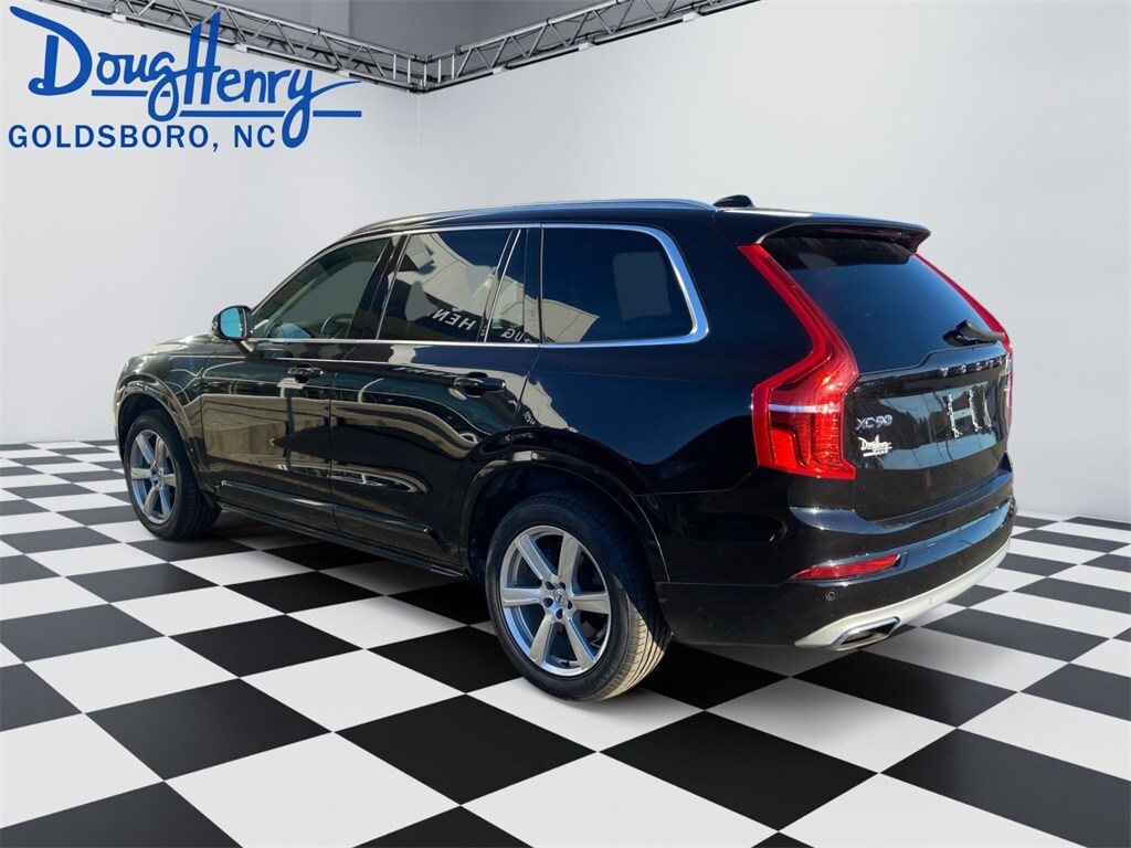 Used 2021 Volvo XC90 T5 Momentum SUV