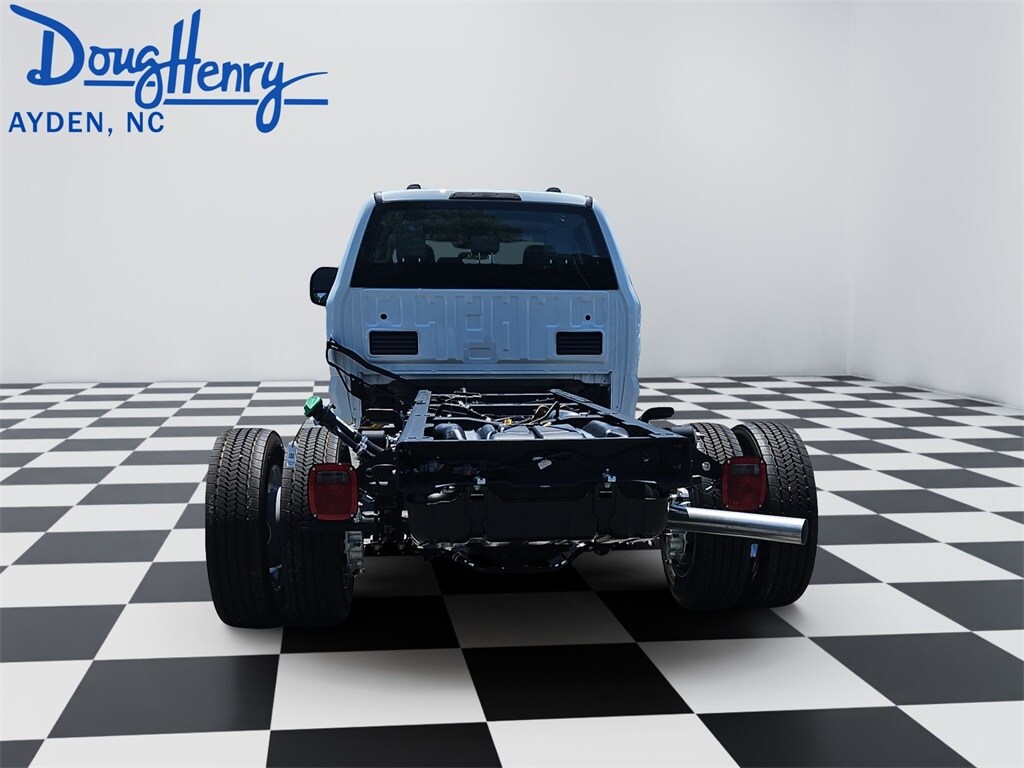 2025 Ford F-550 XL photo 4