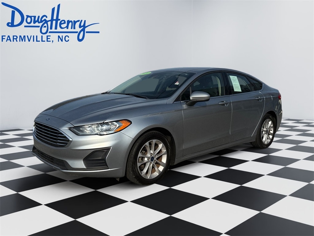 2020 Ford Fusion SE's photo