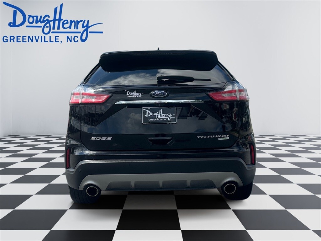 2020 Ford Edge Titanium photo 3