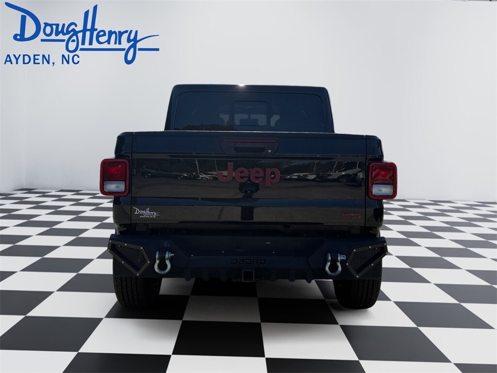 Used 2020 Jeep Gladiator Overland Truck