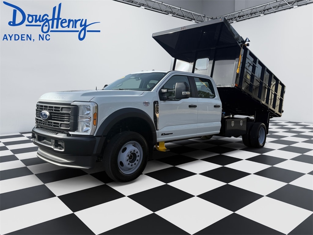 2025 Ford F-550 Super Duty Chassis Cab XL's photo