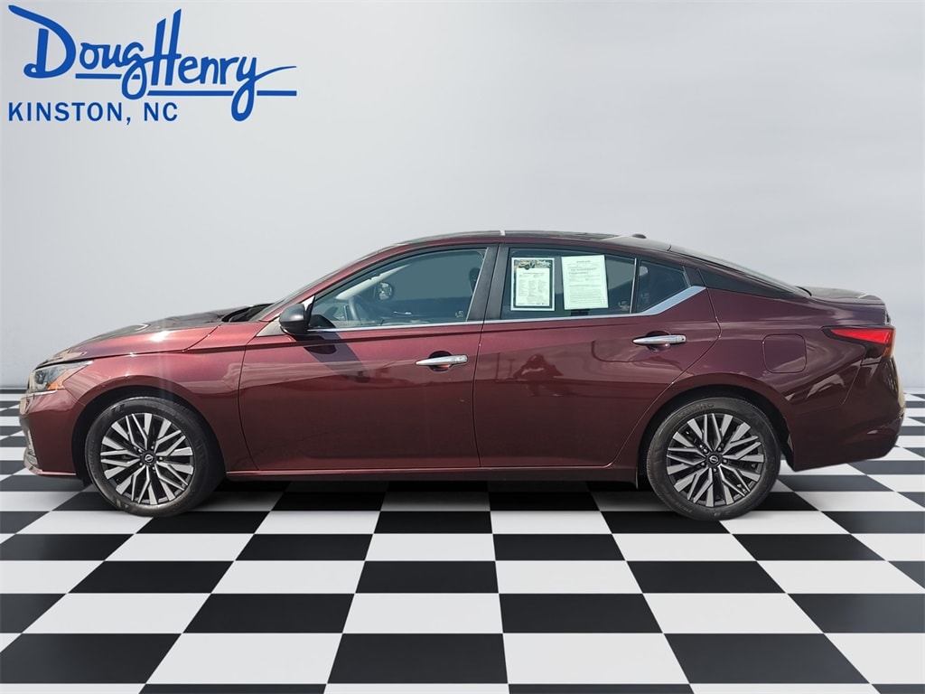 Used 2024 Nissan Altima 2.5 SV Sedan