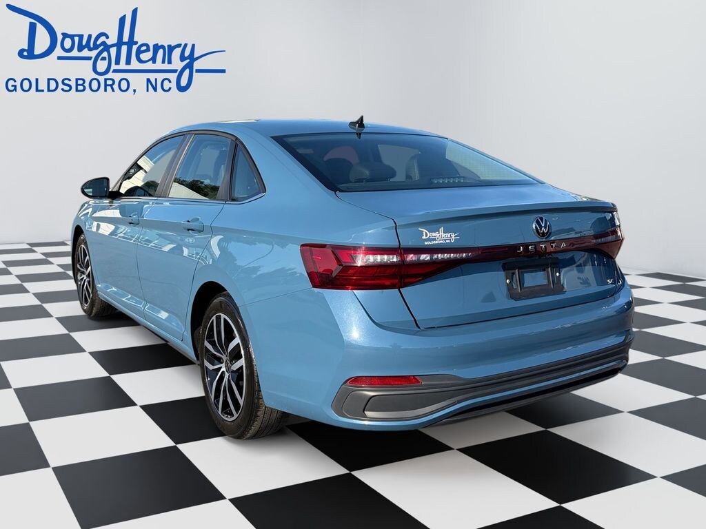 Used 2025 Volkswagen Jetta 1.5T SE Sedan