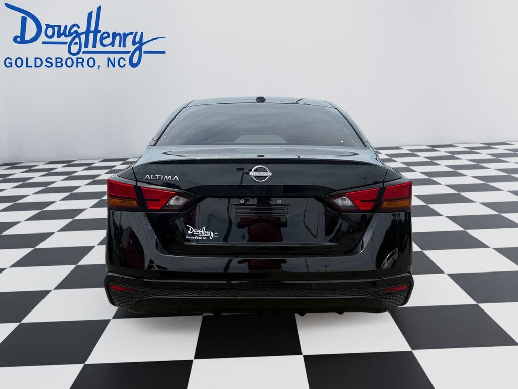 Used 2025 Nissan Altima 2.5 SV Sedan