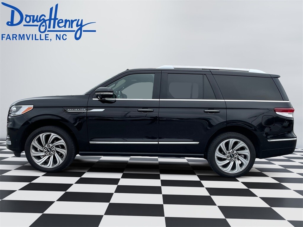 2022 Lincoln Navigator Reserve photo 2