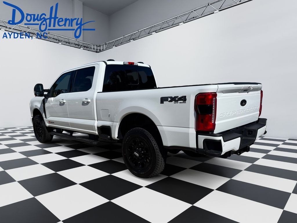 New 2025 Ford F-250SD Lariat Truck