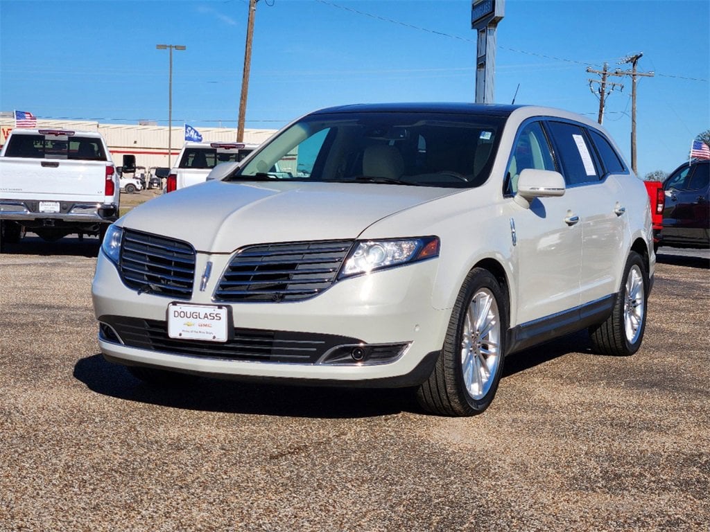 Used 2019 Lincoln MKT Reserve with VIN 2LMHJ5ATXKBL03259 for sale in Clifton, TX